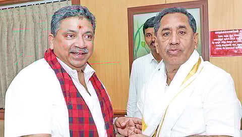 மாநகர திமுக செயலாளர் கோ.தளபதியை சந்தித்த அமைச்சர் பழனிவேல் தியாகராஜன்.