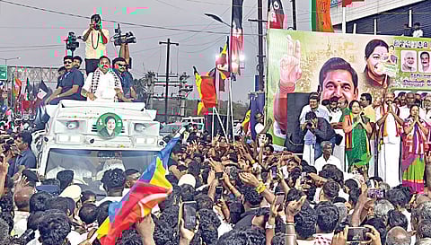 திருவண்ணாமலை மாவட்டத்தில் போட்டியிடும் அதிமுக மற்றும் கூட்டணி கட்சிகளின் வேட்பாளர்களை ஆதரித்து ஆரணியில் நேற்று பிரச்சாரத்தில் ஈடுபட்ட அதிமுக பொதுச் செயலாளர் பழனிசாமி.