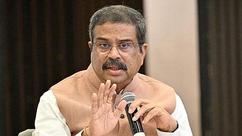 மத்திய கல்வித்துறை அமைச்சர் தர்மேந்திர பிரதான்