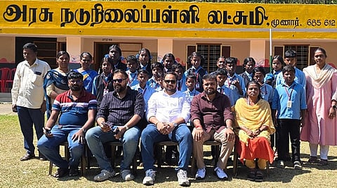 அரசுப் பள்ளிக்கு ‘அறிவு’ படக்குழு உதவி