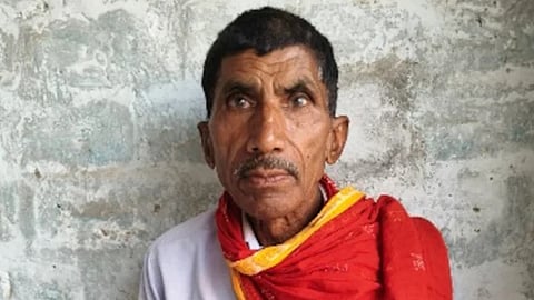 உயிரோடு இருக்கும்போதே இறுதிச் சடங்கு விருந்துக்கு அழைப்பு விடுத்த முதியவர்