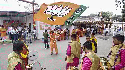 பாஜகவின் 47-வது நிறுவன தின கொண்டாட்டம்: குஜராத், உ.பி. உட்பட 21 மாநிலங்களில் பாஜக, என்டிஏ ஆட்சி