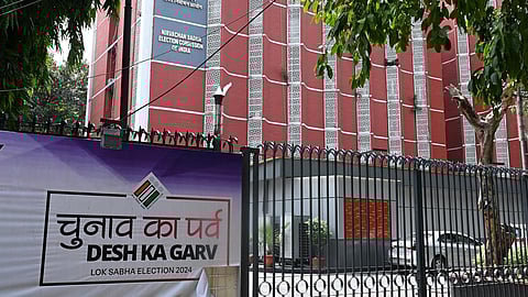 நாளை முதல் ஏப்.29 வரை தேர்தல் கருத்து கணிப்புகளுக்கு தடை: தேர்தல் ஆணையம் அதிரடி உத்தரவு