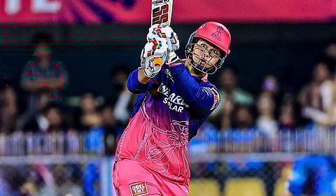 பும்ராவாயினும் அச்சமில்லை... முதல் பந்தே சிக்ஸ் - சூரியவன்ஷி தர்பார்!