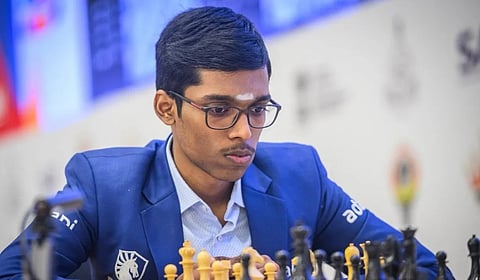 கேண்டிடேட்ஸ் செஸ் தொடர்: 8-வது சுற்றில் பிரக்ஞானந்தா தோல்வி