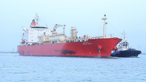 மேற்கு ஆசிய போருக்கு மத்தியில் நவிமும்பை வந்தடைந்த எல்பிஜி டேங்கர் கப்பல்