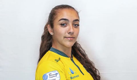 சர்வதேச டி20 கிரிக்கெட்டில் பிரேசிலின் லாரா 9 விக்கெட் வீழ்த்தி சாதனை