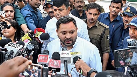 “பாஜகவுடன் சேர்ந்து ஜேடியு தலைவர்கள் நிதிஷ் குமாருக்கு எதிராக சதி செய்தனர்” - தேஜஸ்வி யாதவ் குற்றச்சாட்டு