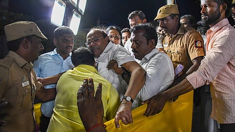 சேலத்தில் பிரச்சாரத்தில் ஈடுபட்ட ராமதாஸ் திடீர் மயக்கம்: மருத்துவமனையில் அனுமதி