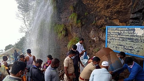 கர்நாடக மலையில் காணாமல் போன கேரள சிறுமி 4 நாட்களுக்கு பின் சடலமாக மீட்பு