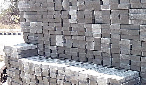 கட்டுமானத்தின் புதிய பரிமாணம் இன்டர் லாக் பிரிக்ஸ்