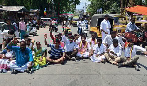 கும்பகோணம் | திமுக-தவெக நிர்வாகிகள் மோதிக் கொண்டதால் பரபரப்பு!