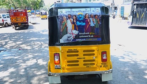 தேர்தலையொட்டி சென்னை மாநகராட்சி ஏற்பாடு: 3 ஆயிரம் ஆட்டோக்களில் ஸ்டிக்கர் ஒட்டி விழிப்புணர்வு