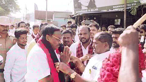 மஞ்சம்பாக்கம் பகுதியில் வாக்கு சேகரிப்பில் ஈடுபட்ட திமுக வேட்பாளர் எஸ்.சுதர்சனம்.