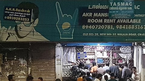 சட்டப்பேரவைத் தேர்தலையொட்டி மதுக்கடைகள், பார்கள் 4 நாட்கள் மூடல்