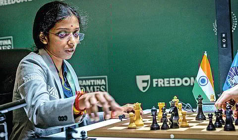 வைஷாலி எழுப்பிய செஸ் கோட்டை !