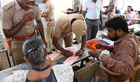 சென்னையில் இன்றும், நாளை மறுநாளும் தபால் வாக்கு: தேர்தல் பணியாற்றும் 18,971 போலீஸார் செலுத்துவர்