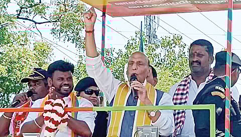 திருப்பரங்குன்றத்தில் தீபம் ஏற்றுவோம்: தென்காசியில் ராஜ்நாத் சிங் உறுதி