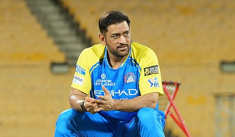 வேகமாக குணமடைந்து வருகிறார் தோனி: சிஎஸ்கே பேட்டிங் பயிற்சியாளர் தகவல்