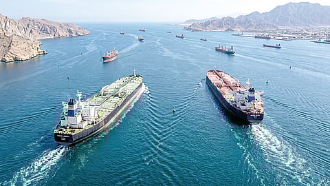 உலகப் பொருளாதாரத்தை ஆட்டம் காணச் செய்யும் ஹார்முஸ் ஜலசந்தி