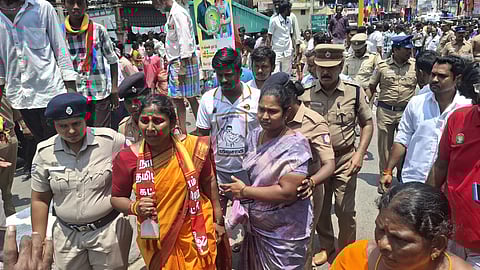 மேட்டூர் அருகே அன்புமணியின் பிரச்சாரத்தில் அனுமதியின்றி நுழைந்த நாதக வேட்பாளரால் பரபரப்பு