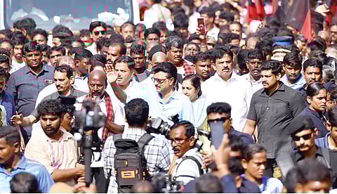 முதல்வர் மு.க.ஸ்டாலின் சென்னை, சைதாப்பேட்டை தொகுதியில் வேட்பாளர் மா.சுப்பிரமணியனை ஆதரித்து நடந்து சென்று பொது மக்களை சந்தித்து வாக்கு சேகரித்தார்.