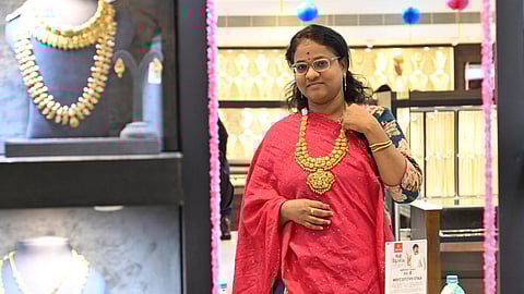 தங்கம் விலை பவுனுக்கு ரூ.400 குறைவு: இன்றைய சந்தை நிலவரம் என்ன?