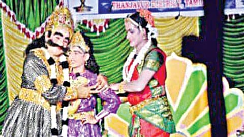 பார் போற்றும் பாகவத மேளா: பிரகலாத சரித்திரம் நாடகத்தில் இரண்யன், பிரகலாதன், லீலாவதி