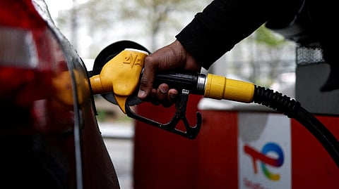 பெட்ரோல், டீசல் விலை உயர்த்தும் திட்டம் இல்லை: பெட்ரோலிய அமைச்சகம் அறிவிப்பு