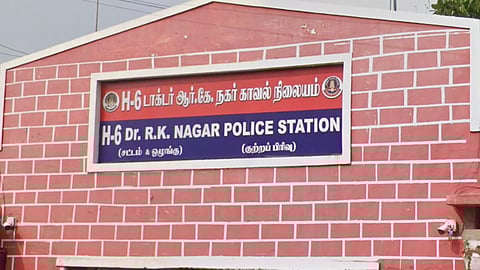 திமுக மண்டலக் குழுத் தலைவர் மீது தாக்குதல்: அதிமுகவினர் மீது போலீஸில் புகார்