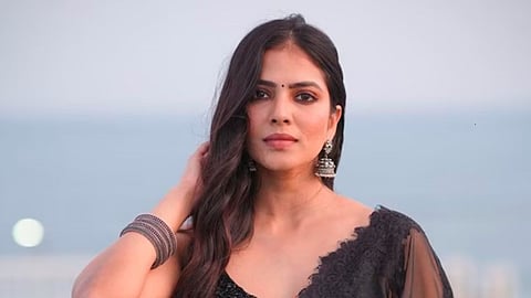 ‘பாக்கெட் நாவல்’ படம்: மாளவிகா மோகனன் உற்சாகம்