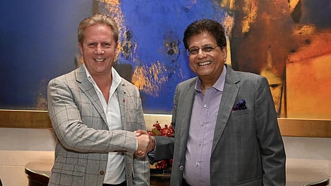 பியூஷ் கோயல் - டோட் மெக்ளே