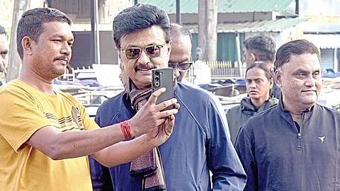 கொடைக்கானலில் முதல்வர் ஸ்டாலினுடன் செல்ஃபி எடுத்துக் கொண்ட சுற்றுலாப் பயணி.