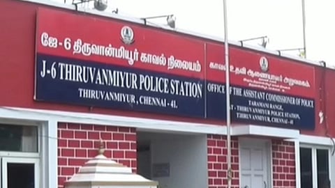 கள்ளச் சந்தையில் காஸ் சிலிண்டர் விற்பனை: திருவான்மியூரில் தந்தை, மகன் கைது