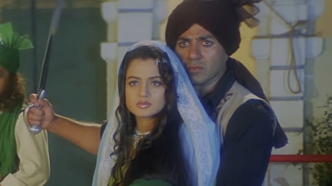 Sunny Deol and Ameesha Patel in 'Gadar: Ek Prem Katha'