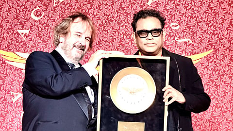 A.R. Rahman receiving the Academy of Achievement Award from Sir Robert Peter Jackson