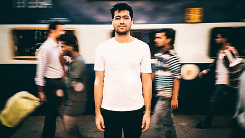 Indie artist Donn Bhat startles with his fresh, experimental sounds.