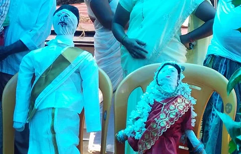 A Pretha Kalyanam ceremony in progress.
