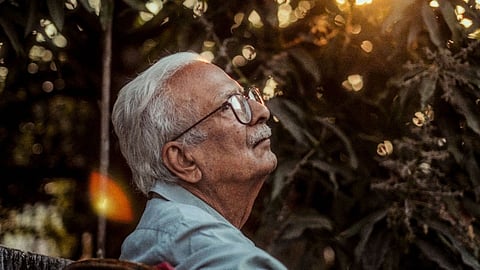 Over the years, Vinod Kumar Shukla has cultivated a cult following in Hindi literary circles for his distinctive matter-of-fact magic-realist writing that cuts through the chaos and complexities of contemporary life.