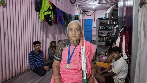Every single day, Shantabai takes to the streets performing the traditional martial art of lathi-kathi, and uses the money she earns from these performances to feed, clothe, and educate the children who now depend entirely on her.