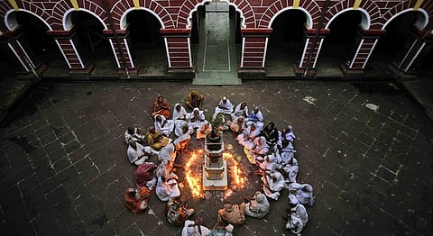 Bright Lights And Sound Bound: Beautiful Diwali Pictures You Haven't Seen Before