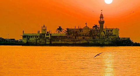 Muslim Women In Mumbai Are Campaigning For Entry Into Religious Places