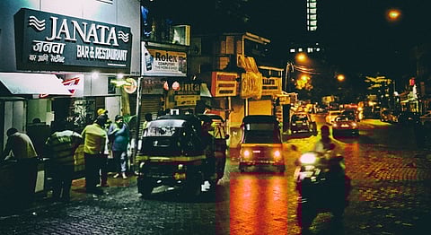Need Drinks Past 1:30 AM In Mumbai? Order Home From These 13 Spots