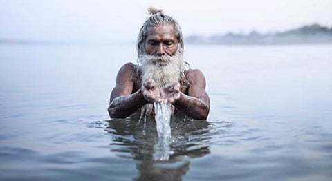 Enchanting Portraits Of Diverse Holy Men, Sadhus & Monks Across India 