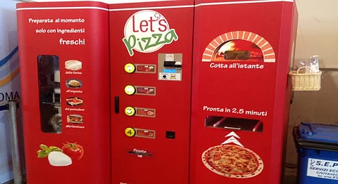 Mumbai Stations Soon To Have Automated Pizza Machines!