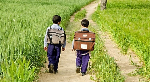 12-Year-Old From Nagpur Staged A Sit In To Protest Heavy Schoolbags