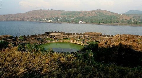 Take A Trip To The ‘Invincible’ Fort In The Sea, Just 4 Hours Away From Mumbai