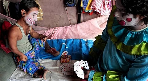 The Vibrant Lives Of Indian Circus Performers In Poignant Photos