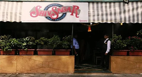 How Shiv Sagar Became An Icon Of Vegetarian Fast Food