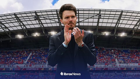 Danny Rohl applauding, stood at the Red Bull Arena.